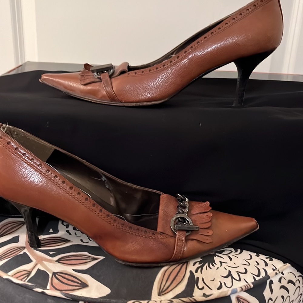 Stuart Weitzman Spectator-Style Kitten Heel - image 4